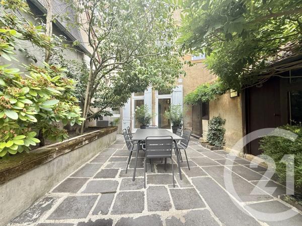 Maison à vendre  12 pièces - 273 m 2   MOULINS  - 03