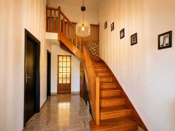 Saint-Avé – Quartier des Trois Rois – Maison familiale rénovée de 145 m² – 5 chambres – Terrain de 790 m²