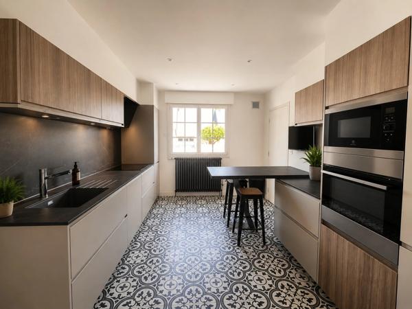 Saint-Avé – Quartier des Trois Rois – Maison familiale rénovée de 145 m² – 5 chambres – Terrain de 790 m²