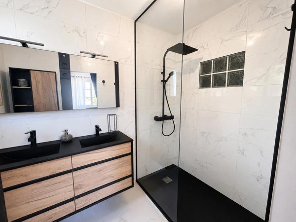 Saint-Avé – Quartier des Trois Rois – Maison familiale rénovée de 145 m² – 5 chambres – Terrain de 790 m²