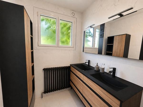 Saint-Avé – Quartier des Trois Rois – Maison familiale rénovée de 145 m² – 5 chambres – Terrain de 790 m²