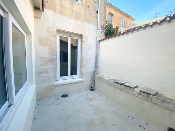 HYPER CENTRE BRECHE - Appartement T3 de 76m2 entièrement rénové avec cour