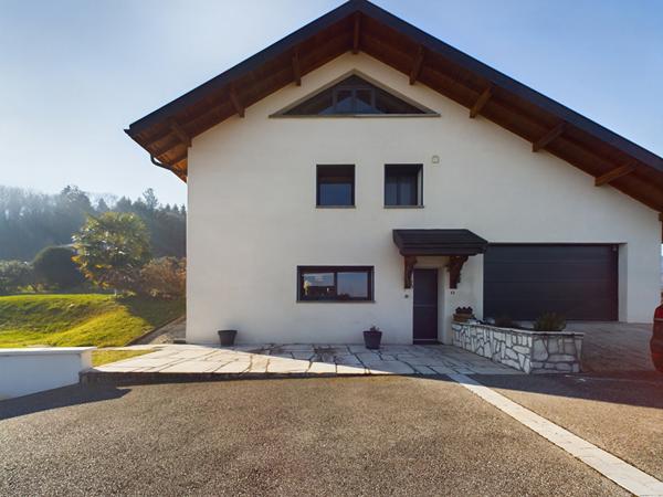 RUMILLY - Superbe villa - Au calme - Vue Dégagée - Aperçu sur le Mont Blanc.