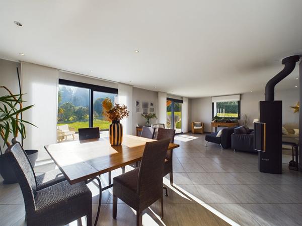 RUMILLY - Superbe villa - Au calme - Vue Dégagée - Aperçu sur le Mont Blanc.