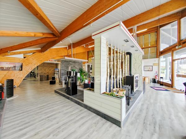 A vendre à Lux Dpt (71) Local commercial de 366 m² et bureaux