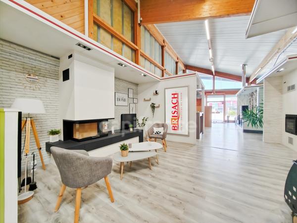 A vendre à Lux Dpt (71) Local commercial de 366 m² et bureaux