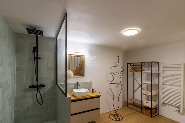 PARIS 18EME - LOFT MEUBLE - RUE DAMREMONT / FELIX ZIEM Loyer 1 630 €/mois charges comprises **  - Référence  6844-NG