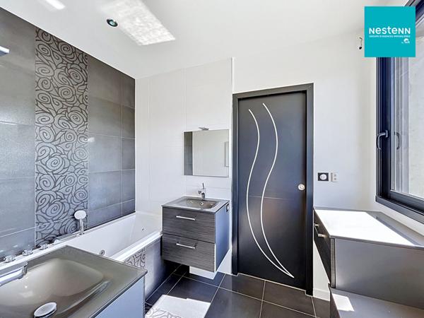 LA FOUILLOUSE (42480) MAISON D'ARCHITECTE CONTEMPORAINE AVEC PISCINE !