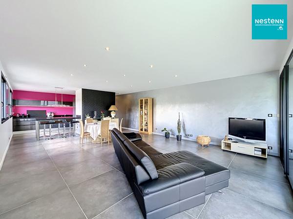 LA FOUILLOUSE (42480) MAISON D'ARCHITECTE CONTEMPORAINE AVEC PISCINE !