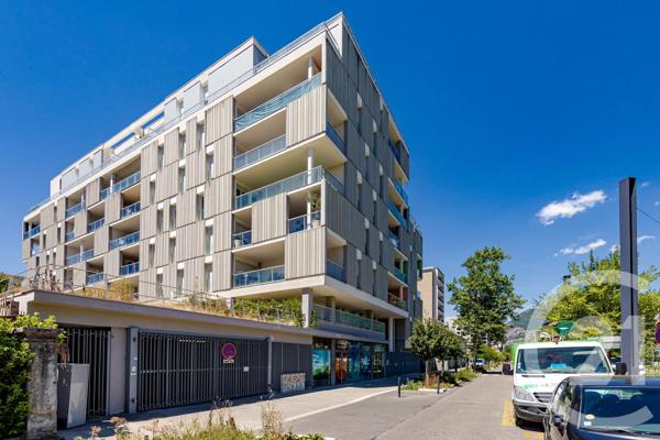 Appartement à vendre  5 pièces - 103,75 m 2   GRENOBLE  - 38