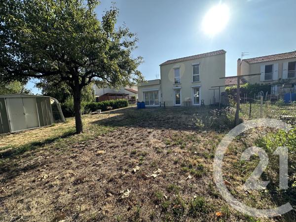 Maison à vendre  6 pièces - 94,50 m 2   MABLY  - 42