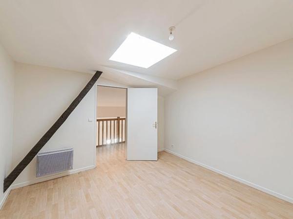 Location Appartement 3 pièces 81.8 m² - 4 PLACE LAFAYETTE, N° 3 Villeneuve Sur Lot 47300