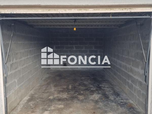 Location Parking - 130 RUE GAMBETTA Rochefort 17300