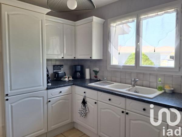 Maison 4 pièces de 82 m² à Arès (33740)