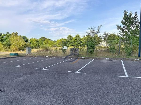 Location                                                      Bureau
                        
                     5 pièces                      80 m2                     à Bourgoin-Jallieu