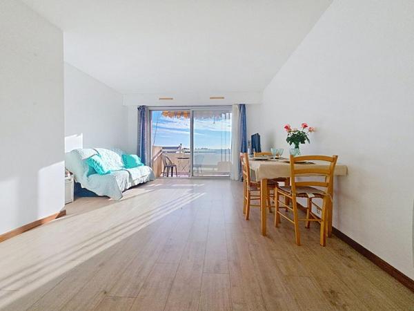 Carqueiranne coeur de ville  - Studio 33 m², balcon 6m², pkg privatif, au calme