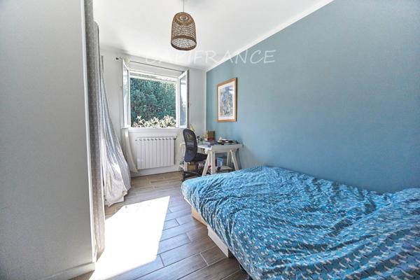 🏡 Grande maison économe de plain-pied au centre d’Eyguières