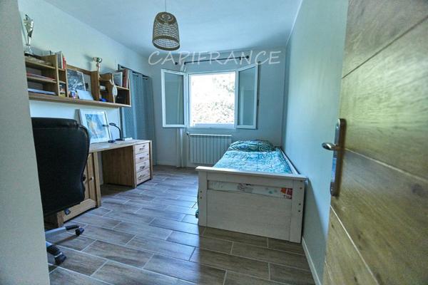 🏡 Grande maison économe de plain-pied au centre d’Eyguières