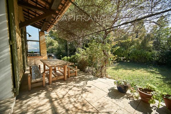 🏡 Grande maison économe de plain-pied au centre d’Eyguières