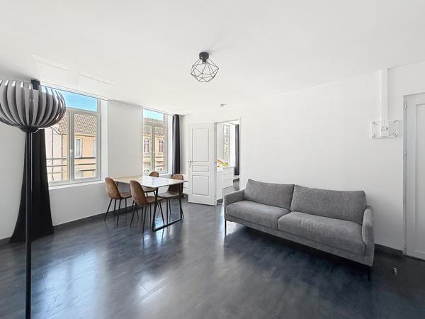 IMMEUBLE DE RAPPORT HYPER CENTRE 4 LOTS DONT UN LOCAL COMMERCIAL