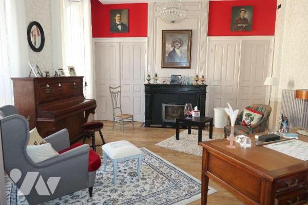 En plein c?ur du FAOU , cette magnifique maison bourgeoise datant du XIX e siècle se distingue ...