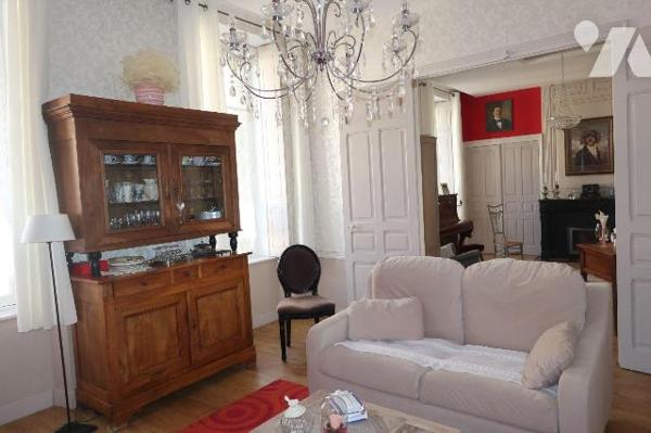 En plein c?ur du FAOU , cette magnifique maison bourgeoise datant du XIX e siècle se distingue ...