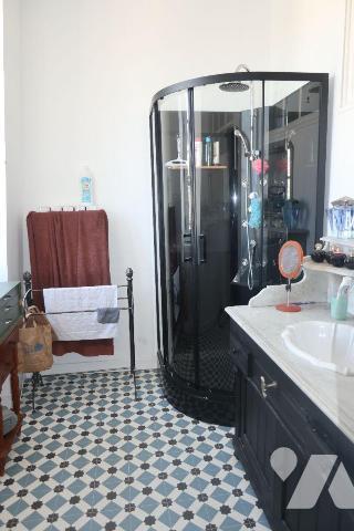 En plein c?ur du FAOU , cette magnifique maison bourgeoise datant du XIX e siècle se distingue ...