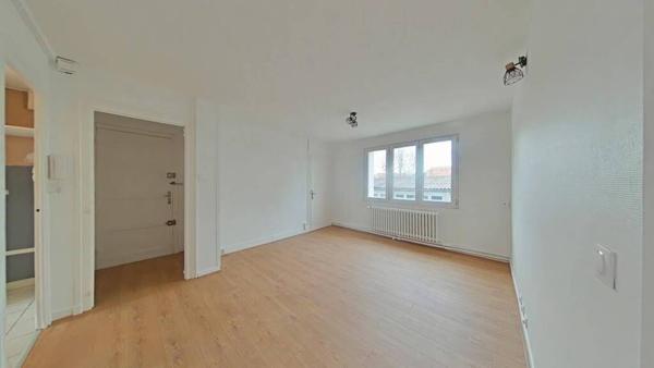 F4 rénové vers CARNOT