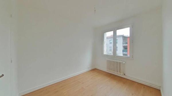 F4 rénové vers CARNOT