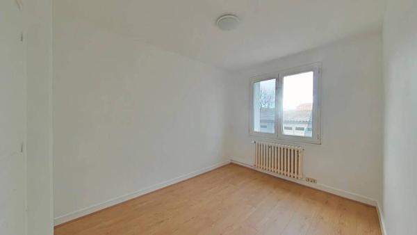 F4 rénové vers CARNOT