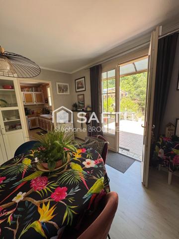 Maison sur un beau terrain avec piscine