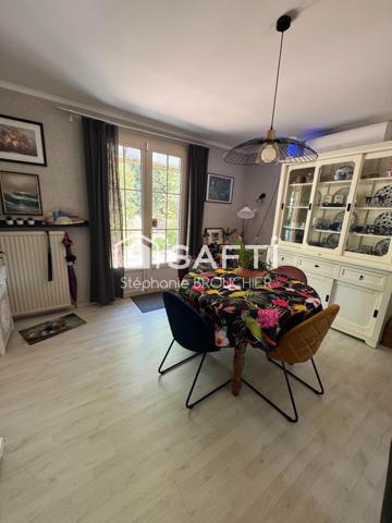 Maison sur un beau terrain avec piscine