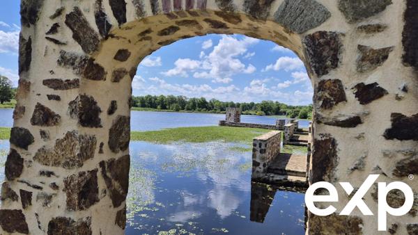 Etang de 7,5 ha sur 17 ha de terrain et projet possible d’accueil touristique