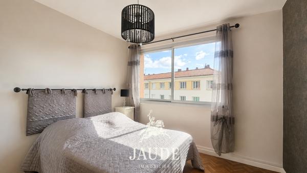 Appartement 81 m² traversant avec 3 chambres et un garage privatif Détails des diagnostics énergétiques