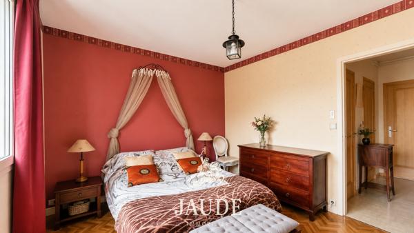 Appartement 81 m² traversant avec 3 chambres et un garage privatif Détails des diagnostics énergétiques