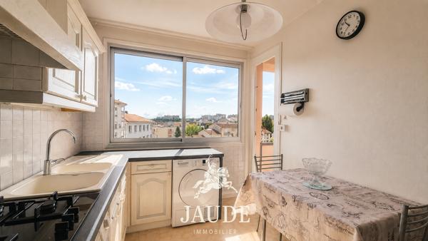 Appartement 81 m² traversant avec 3 chambres et un garage privatif Détails des diagnostics énergétiques
