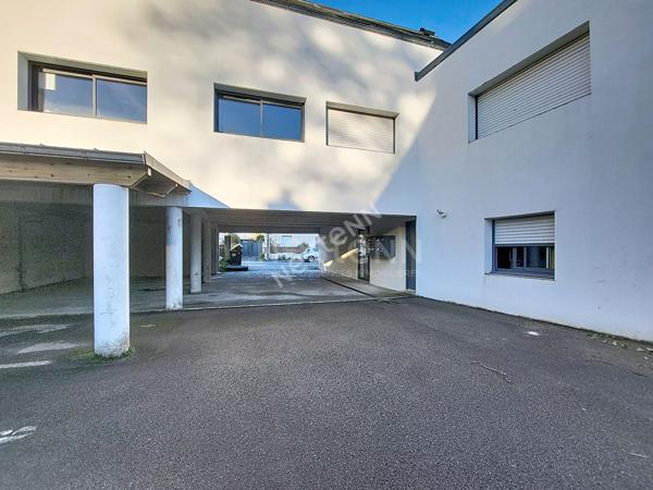 Nantes Bout des Pavés : En vente ! Exclusivité ! A proximité des facultés, Immeuble de 8 lots d'habitation + stationnements (4 couverts + 3 extérieurs)