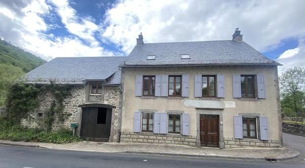 Maison en pierre de 240m² - 9 pièces
