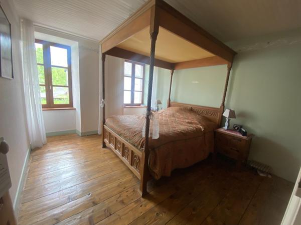 Maison en pierre de 240m² - 9 pièces