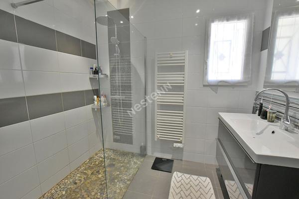 Maison récente à vendre à Bergerac - 3 chambres, grand terrain !