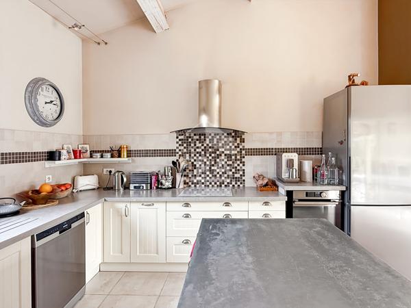 Maison Cabries 7 pièce(s) 257.01 m2