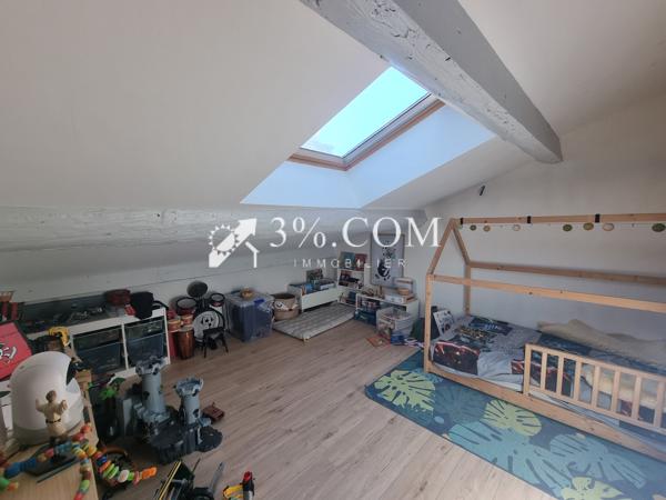 Duplex
                                                                                                                                                                                                                                                                                                                        6 pièce(s)                                                                                                                                                                                                          4 chambre(s)                                                                                                                                                                                                          140  m²