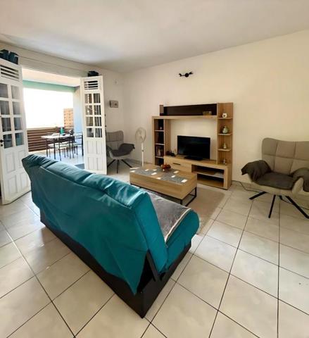 Immeuble F10 aux Trois-Îlets de 227m2 -Vue Mer Panoramique et Piscine