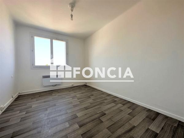 Location Appartement 4 pièces 61.65 m² - 56 RUE DE L'ORANGERIE Toulon 83200