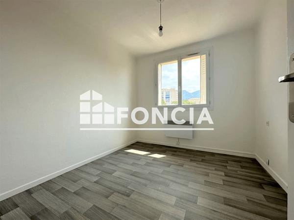 Location Appartement 4 pièces 61.65 m² - 56 RUE DE L'ORANGERIE Toulon 83200