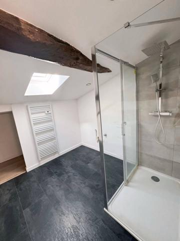 🏢 Immeuble de rapport rénové – 5 appartements – Proche centre-ville de Ribérac