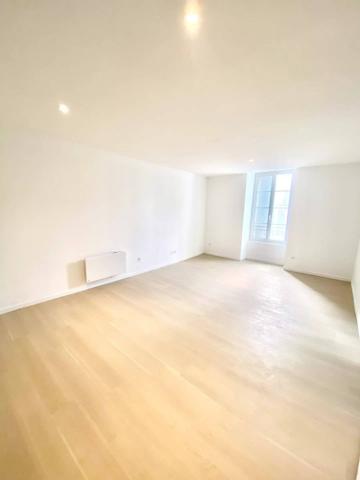 🏢 Immeuble de rapport rénové – 5 appartements – Proche centre-ville de Ribérac