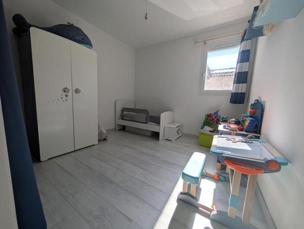 Châteauneuf les Martigues Villa de plain-pied contemporaine au calme et sans vis-à-vis