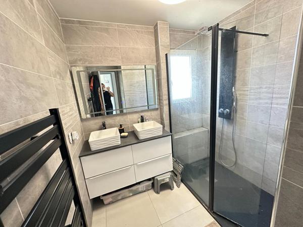 Châteauneuf les Martigues Villa de plain-pied contemporaine au calme et sans vis-à-vis