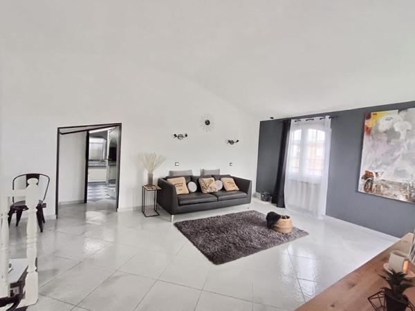 Maison Gignac La Nerthe 6 pièce(s) 248 m2
